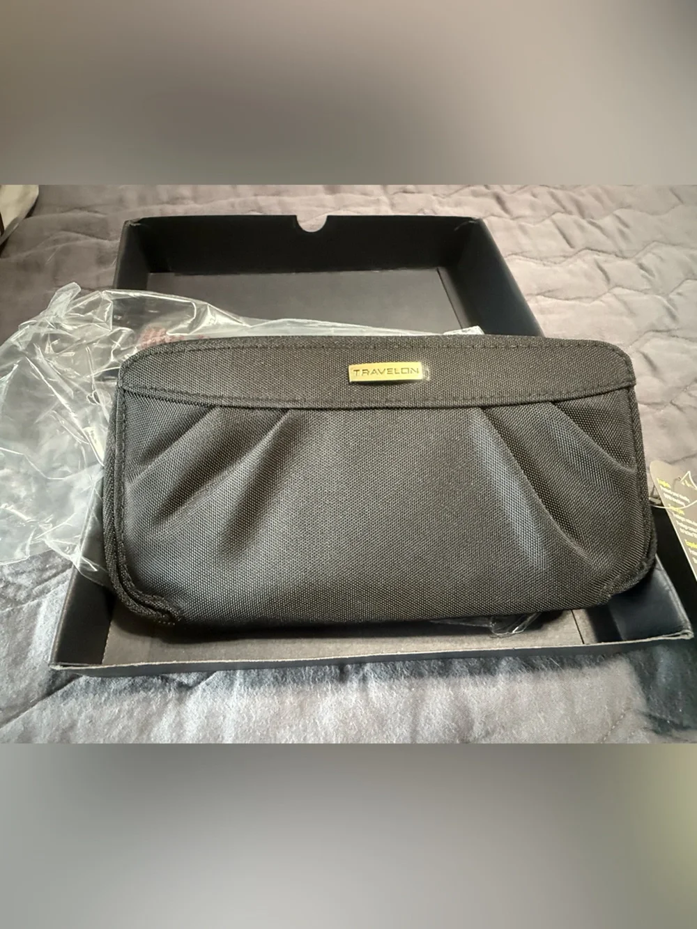 Travelon Black wallet/ wristlet